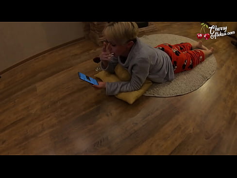 ❤️ Gekke blonde sûgje Enorme lul dy't derop sûgje en stuiterje - Anale seks ❤❌ Anale porno by wy ❤
